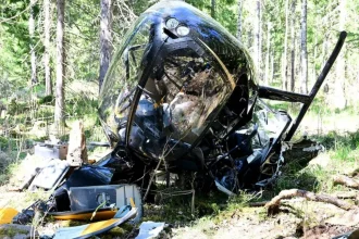 Arizona helicopter crash kills 4 after hitting slackline in canyon