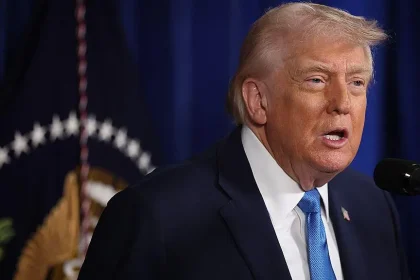 U.S. President Donald Trump said Venezuela will transfer between 30 million and 50 million barrels of oil to the United States following a surprise U.S. military operation that removed President Nicolás Maduro from power. In a post on his Truth Social platform on Tuesday, Trump said the oil would be sold at market price, with proceeds placed under his control to be used for the benefit of both Venezuela and the United States. “I am pleased to announce that the Interim Authorities in Venezuela will be turning over between 30 and 50 MILLION barrels of high-quality, sanctioned oil to the United States of America,” Trump wrote. The announcement came one day after Delcy Rodríguez, formerly Venezuela’s vice president, was sworn in as interim president. Maduro has been transported to the United States, where he is expected to face drug-trafficking and weapons charges. Trump has said he expects U.S. oil companies to begin operating in Venezuela within 18 months, arguing that increased Venezuelan oil production would help keep global oil prices low. “Having a Venezuela that’s an oil producer is good for the United States,” Trump told NBC News on Monday. Industry and Analyst Skepticism Energy analysts remain cautious, warning that restoring Venezuela’s oil industry could take tens of billions of dollars and possibly a decade to reach former production levels. Years of underinvestment, sanctions, and infrastructure decay have sharply reduced output. Venezuela holds the world’s largest proven oil reserves, estimated at 303 billion barrels, but production has declined steadily since the early 2000s. Much of the oil is heavy crude, which is more difficult and costly to refine. Currently, Chevron is the only major U.S. oil company operating in Venezuela. A company spokesperson said Chevron remains focused on employee safety and compliance with U.S. laws. ConocoPhillips and ExxonMobil said they are monitoring developments but declined to speculate on future investments. Disputed Claims Over “Stolen” Oil Trump and Vice President JD Vance have claimed Venezuela previously seized American oil assets. While Venezuela nationalized its oil industry in 1976 and increased state control in 2007 under President Hugo Chávez, foreign companies operated under licensing agreements. In 2019, a World Bank arbitration tribunal ordered Venezuela to pay $8.7 billion to ConocoPhillips as compensation for expropriated assets — a sum that remains unpaid. Uncertain Path Ahead Despite the administration’s confidence, experts say oil companies will seek political stability and legal clarity before committing major investments. Even if projects move forward, any significant increase in output is unlikely to materialize for years. For now, Trump’s plan represents a bold and controversial shift in U.S. policy toward Venezuela — one that could reshape energy markets and geopolitics, but faces major economic and practical hurdles.